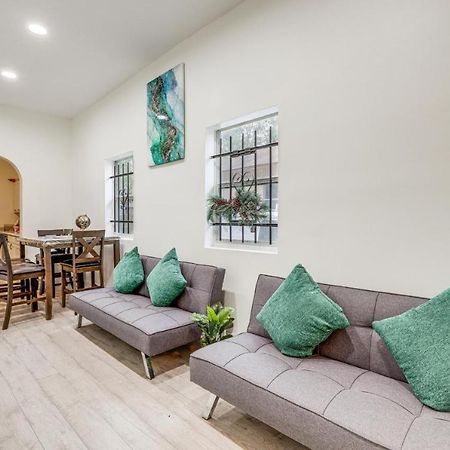 Large, Central, Lovely & Cozy 4Bed/2Bath - House By Everbank Stadium แจ็กสันวิลล์ ภายนอก รูปภาพ