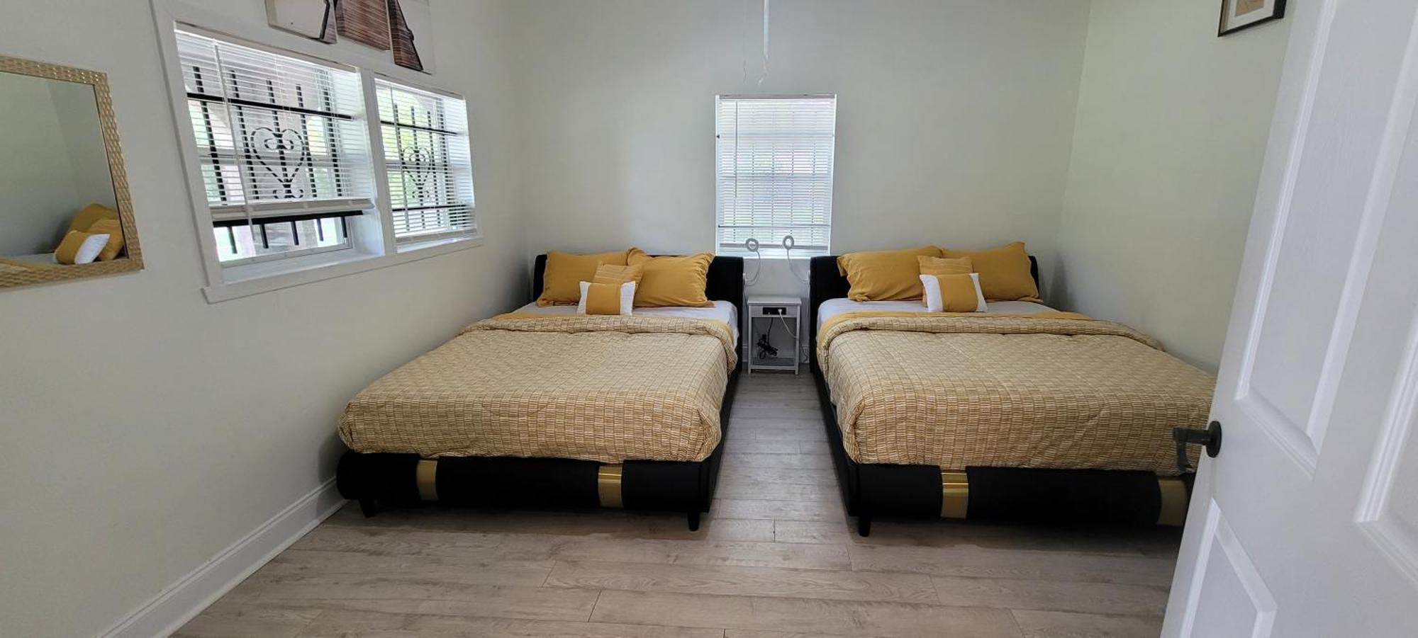 Large, Central, Lovely & Cozy 4Bed/2Bath - House By Everbank Stadium แจ็กสันวิลล์ ภายนอก รูปภาพ