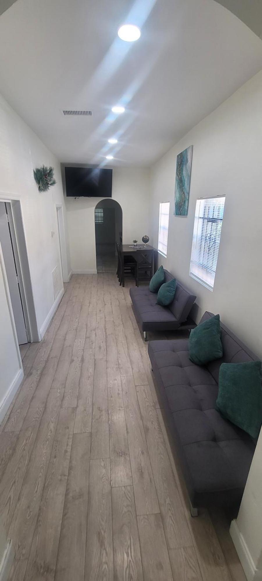 Large, Central, Lovely & Cozy 4Bed/2Bath - House By Everbank Stadium แจ็กสันวิลล์ ภายนอก รูปภาพ