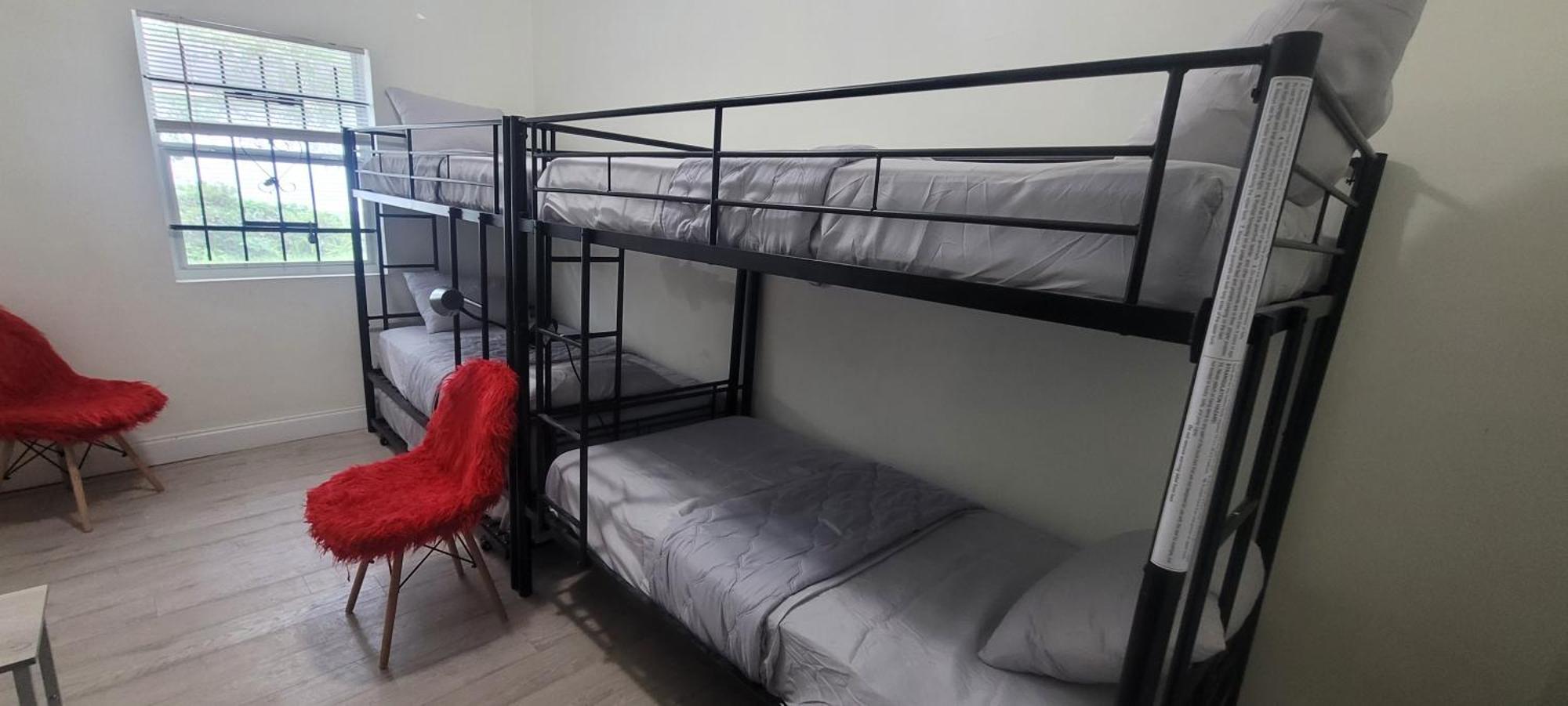 Large, Central, Lovely & Cozy 4Bed/2Bath - House By Everbank Stadium แจ็กสันวิลล์ ภายนอก รูปภาพ