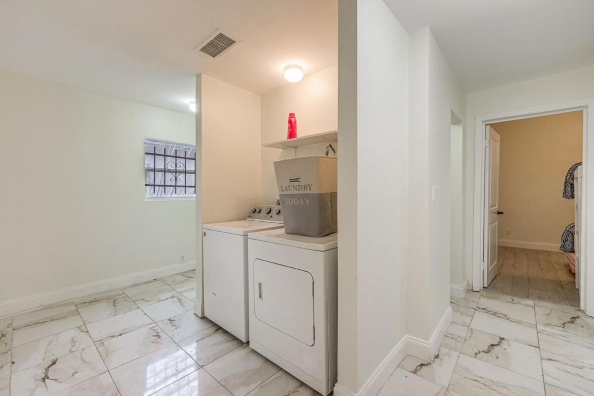Large, Central, Lovely & Cozy 4Bed/2Bath - House By Everbank Stadium แจ็กสันวิลล์ ภายนอก รูปภาพ